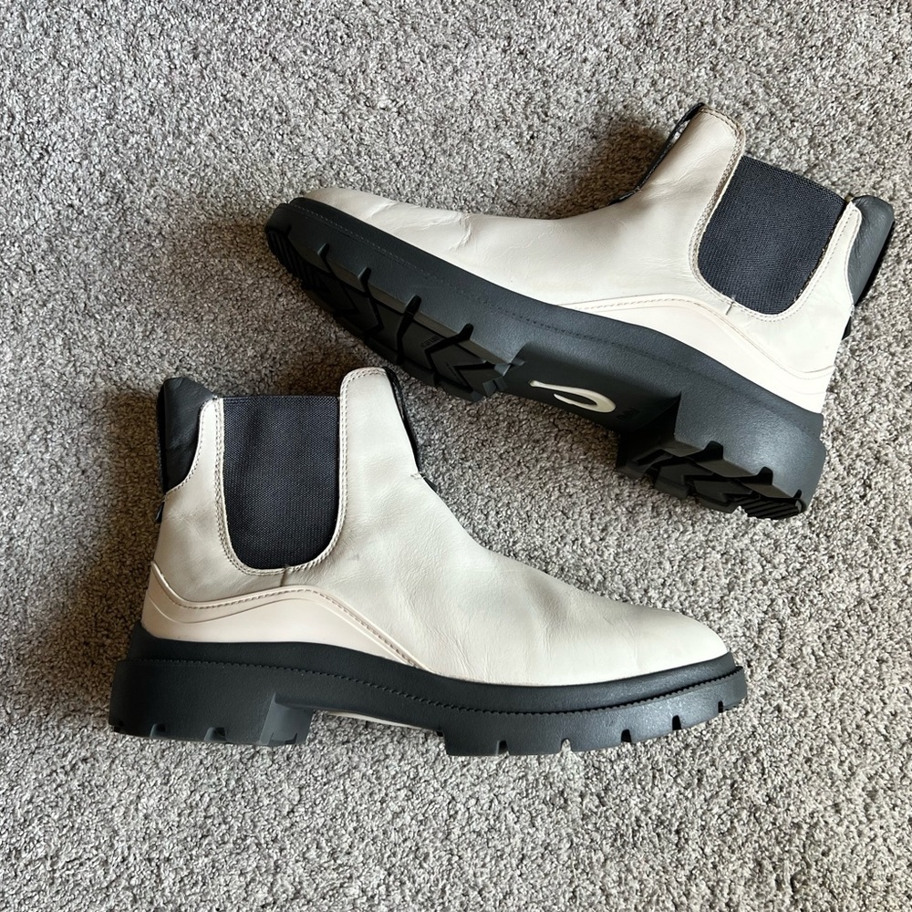 Olukai Hehi Boots Women’s Size 9.5 Lug Sole Chelsea White Leather Pull On